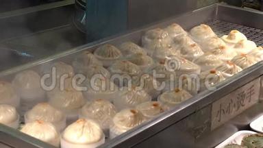 中国上海豫园旅游超市的点心饺子食品